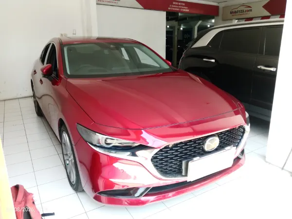 2022 Mazda 3 2.0 Skyactiv-G Sedan - Foto 1 dari 6