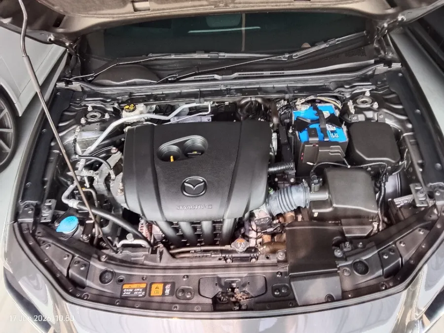 Foto Mobil Bekas Mesin Mazda 3 2.0 Skyactiv-G Sedan tahun 2023