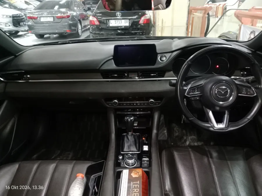Foto Mobil Bekas Dashboard Mazda 6 2.0 tahun 2021
