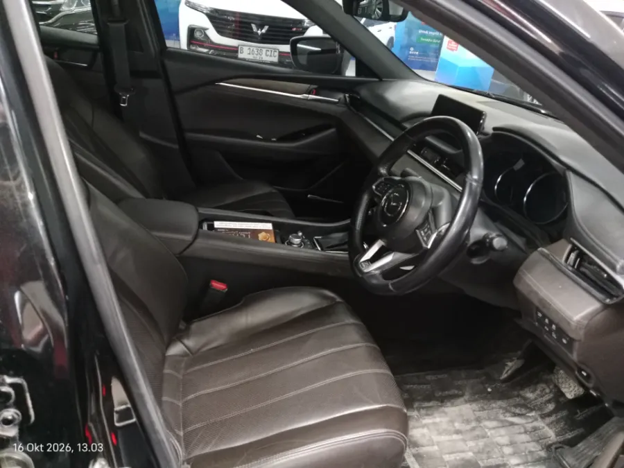Foto Mobil Bekas Kabin Depan Mazda 6 2.0 tahun 2021