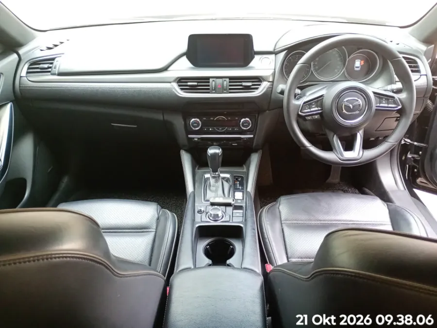 Foto Mobil Bekas Dashboard Mazda 6 2.5 tahun 2018
