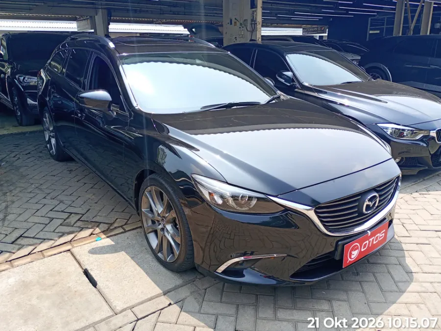 Foto Mobil Bekas Kanan Depan Mazda 6 2.5 tahun 2018