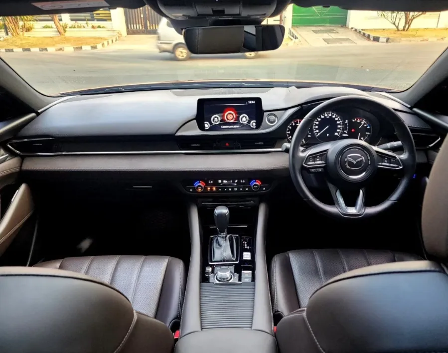 Foto Mobil Bekas Dashboard Mazda 6 2.5 tahun 2019