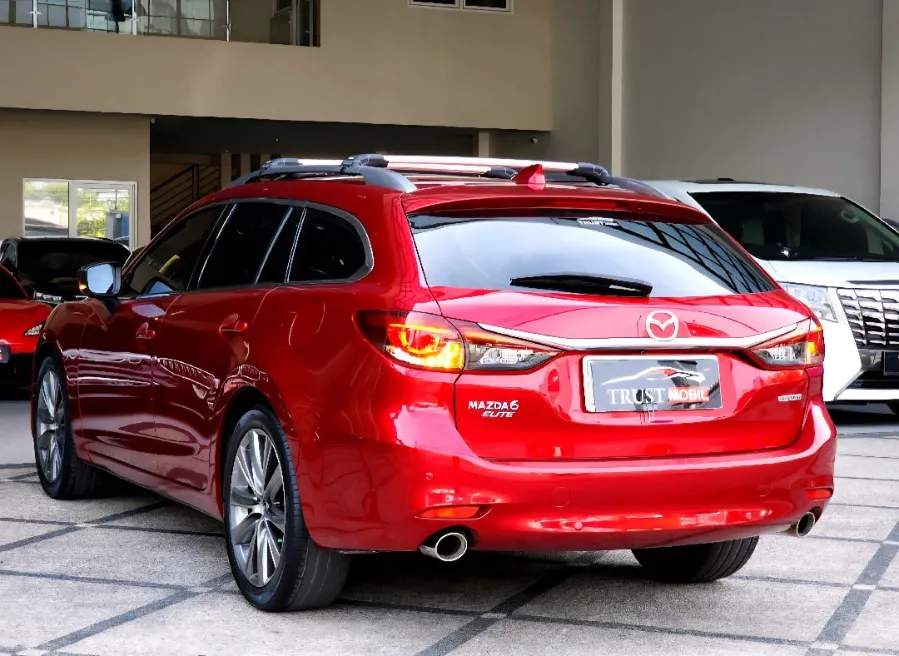 Foto Mobil Bekas Kiri Belakang Mazda 6 2.5 tahun 2019