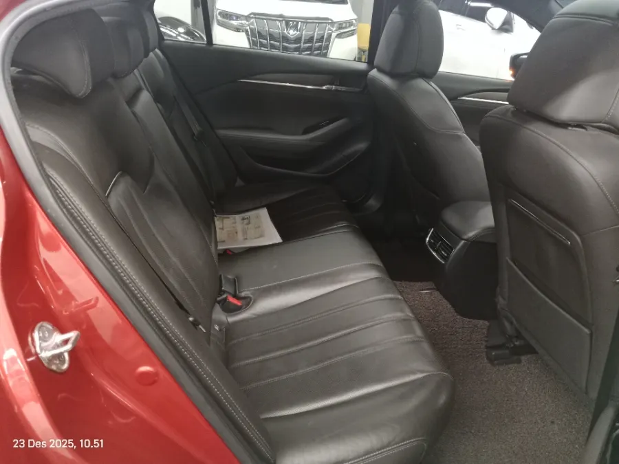 Foto Mobil Bekas Kabin Belakang Mazda 6 2.5 tahun 2020