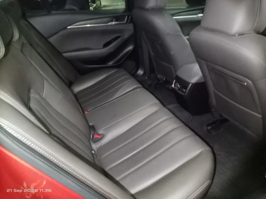 Foto Mobil Bekas Kabin Belakang Mazda 6 2.5 tahun 2022