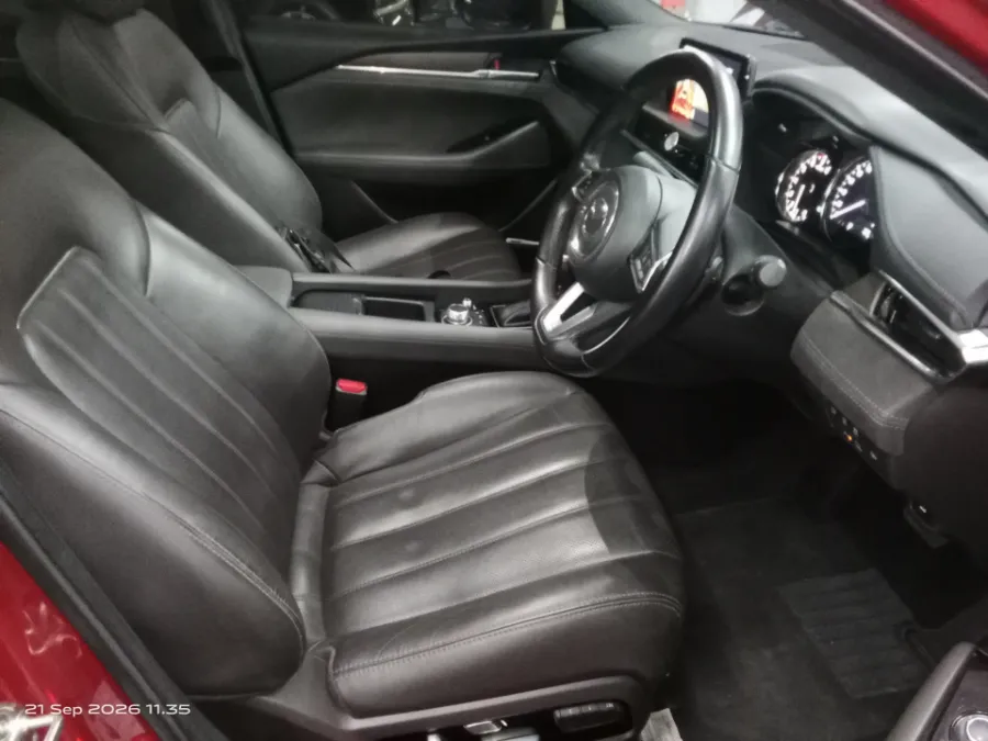 Foto Mobil Bekas Kabin Depan Mazda 6 2.5 tahun 2022