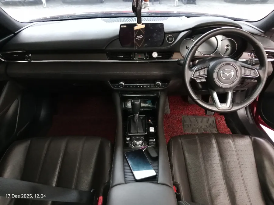Foto Mobil Bekas Dashboard Mazda 6 2.5 Elite Estate tahun 2020