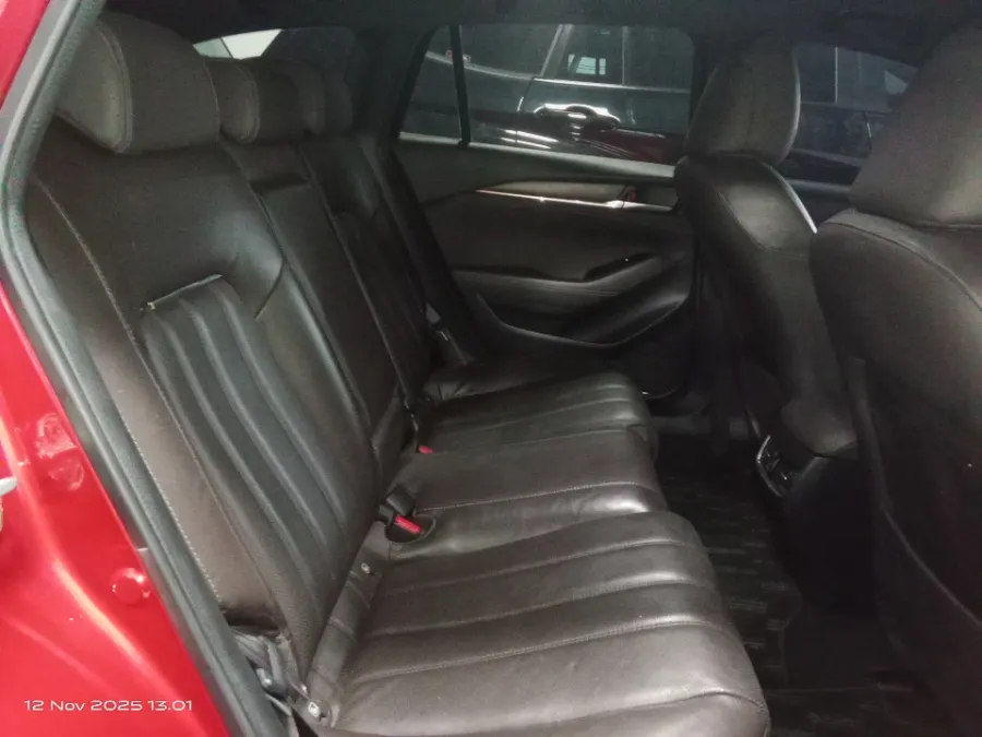 Foto Mobil Bekas Kabin Belakang Mazda 6 2.5 Elite Estate tahun 2020
