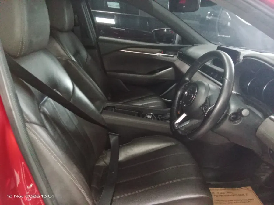 Foto Mobil Bekas Kabin Depan Mazda 6 2.5 Elite Estate tahun 2020