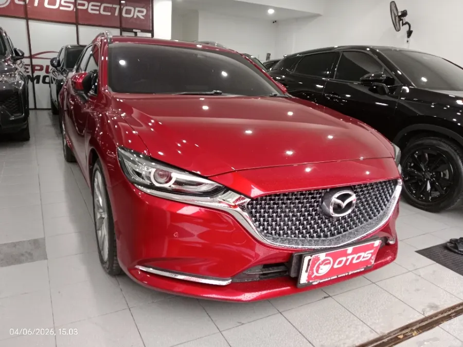 Foto Mobil Bekas Kanan Depan Mazda 6 2.5 Elite Estate tahun 2022