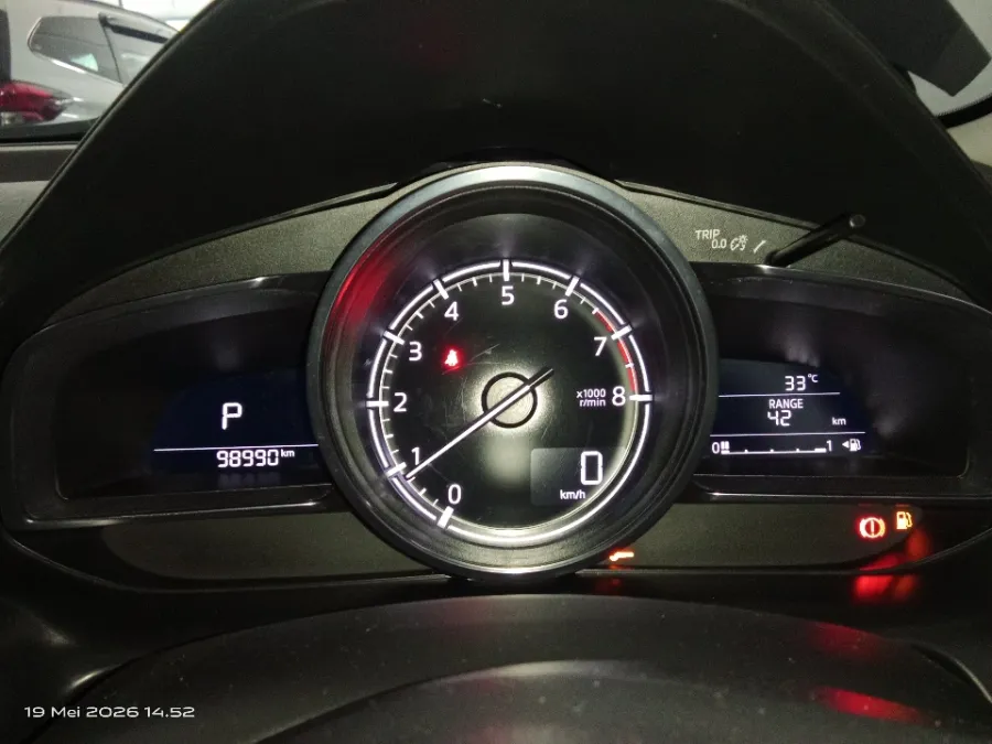 Foto Mobil Bekas Odometer Mazda CX-3 1.5 Kuro tahun 2017