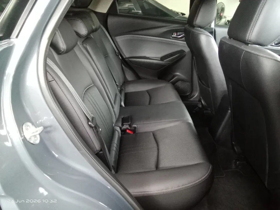Foto Mobil Bekas Kabin Belakang Mazda CX-3 1.5 Kuro tahun 2021