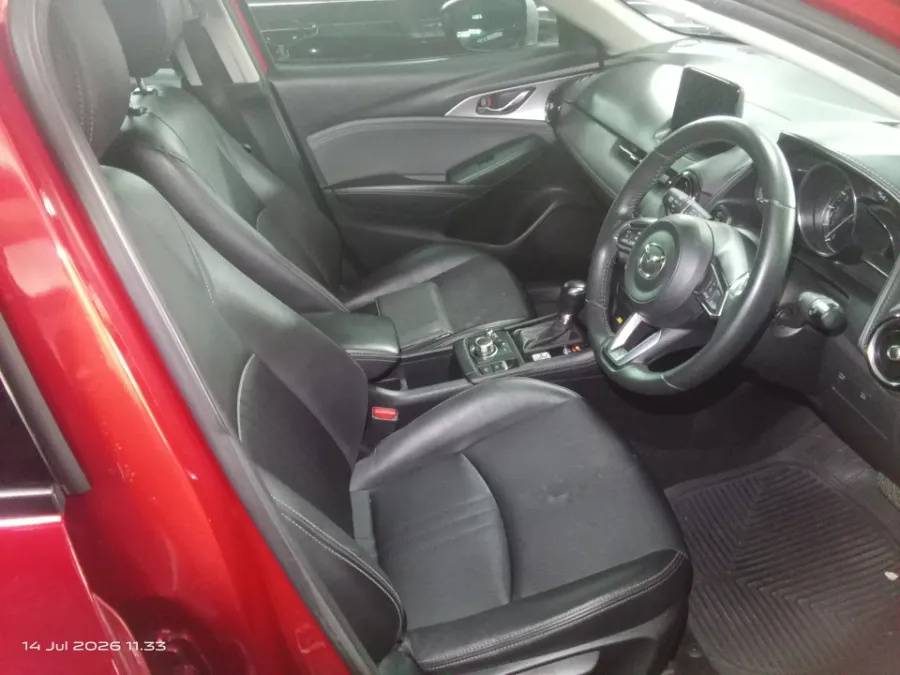 Foto Mobil Bekas Kabin Depan Mazda CX-3 1.5 Kuro tahun 2021