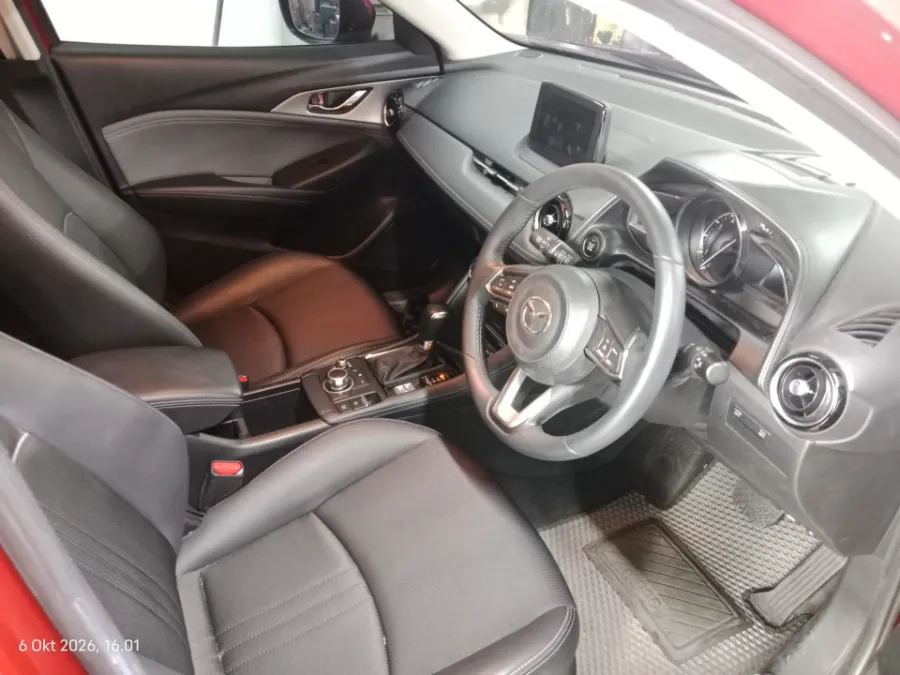 Foto Mobil Bekas Kabin Depan Mazda CX-3 1.5 Kuro tahun 2021