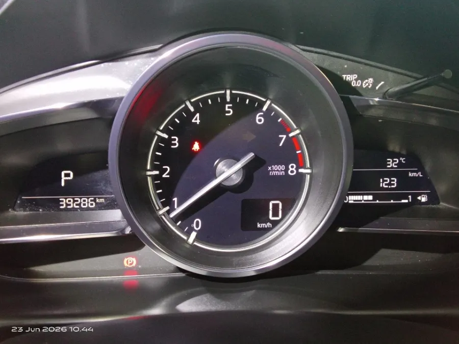 Foto Mobil Bekas Odometer Mazda CX-3 1.5 Kuro tahun 2021
