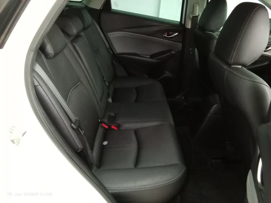 Foto Mobil Bekas Kabin Belakang Mazda CX-3 1.5 Kuro tahun 2023