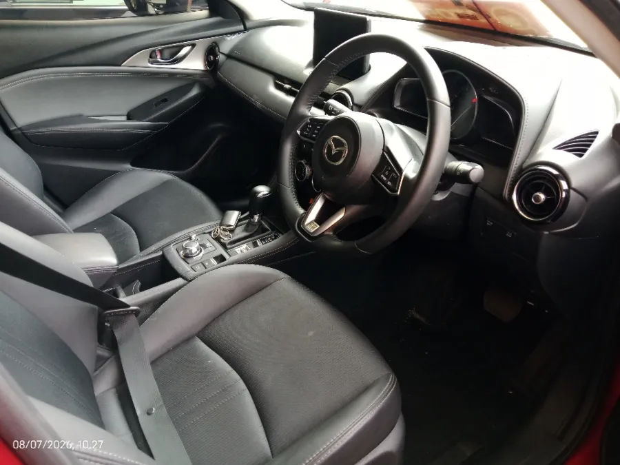 Foto Mobil Bekas Kabin Depan Mazda CX-3 1.5 Kuro tahun 2023