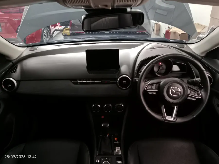 Foto Mobil Bekas Dashboard Mazda CX-3 1.5 Kuro tahun 2024