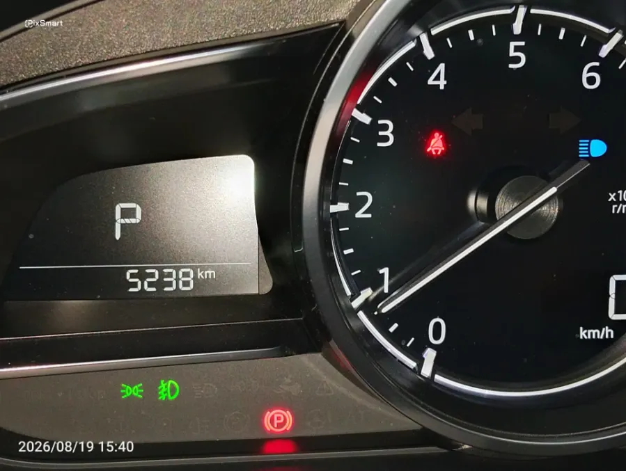 Foto Mobil Bekas Odometer Mazda CX-3 1.5 Kuro tahun 2024