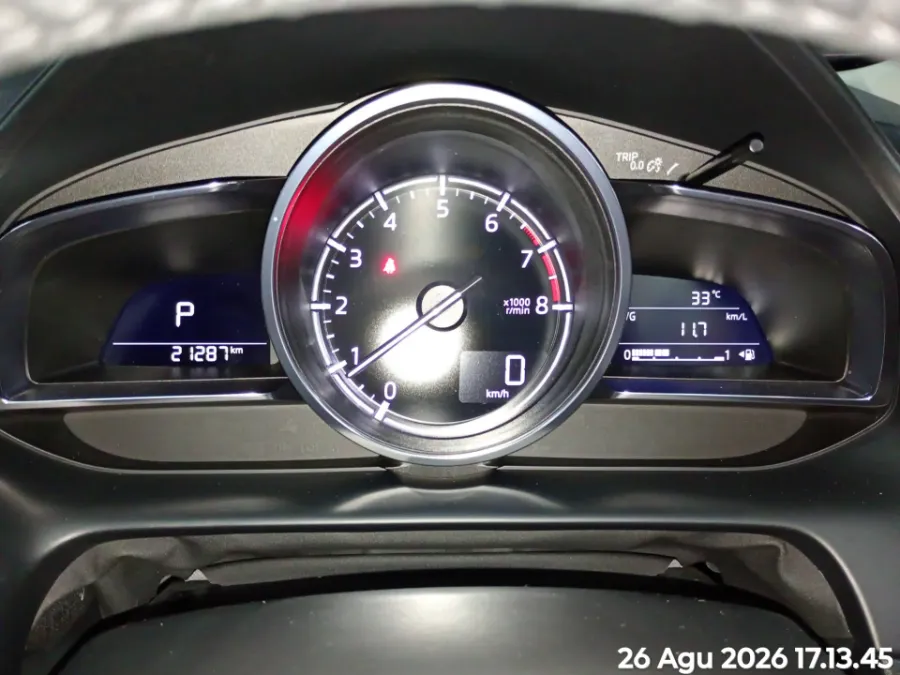 Foto Mobil Bekas Odometer Mazda CX-3 1.5 Kuro tahun 2024