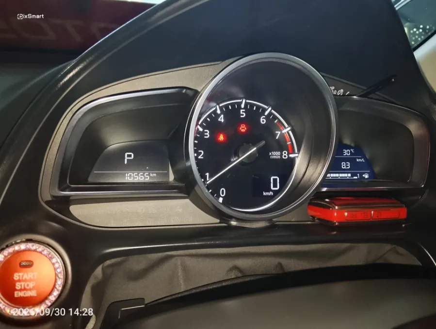 Foto Mobil Bekas Odometer Mazda CX-3 1.5 Kuro tahun 2024