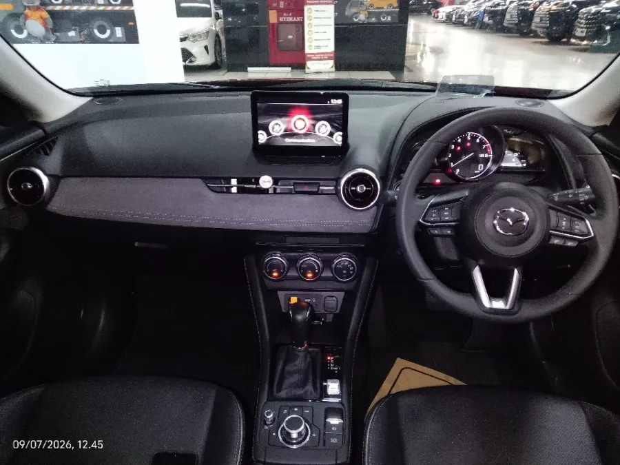 Foto Mobil Bekas Dashboard Mazda CX-3 1.5 Kuro tahun 2025