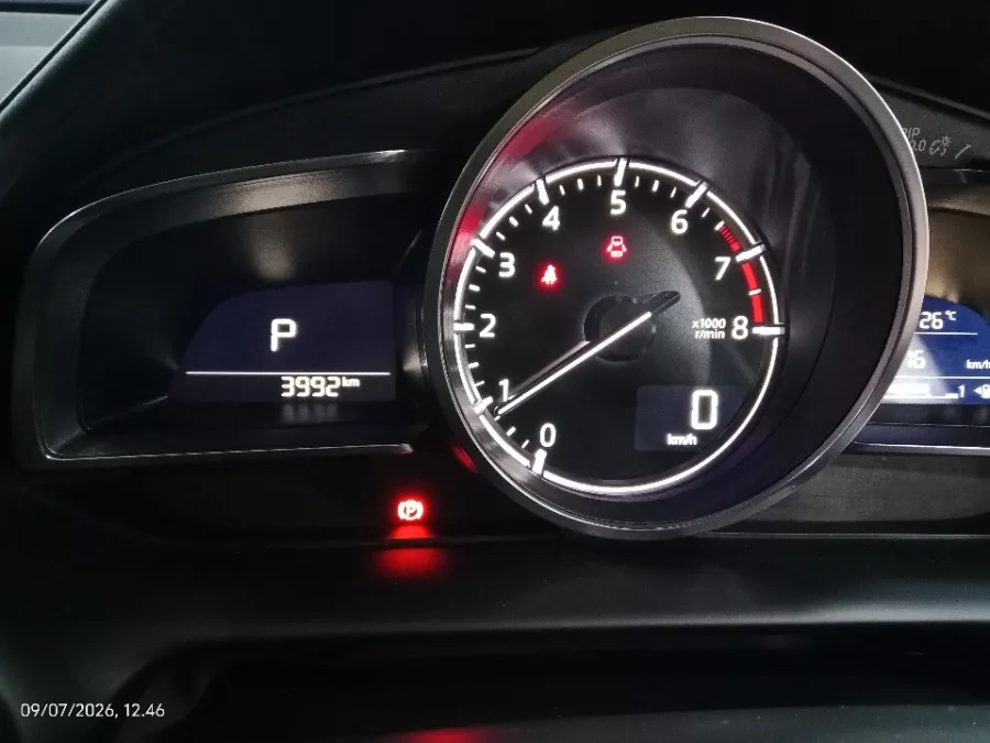 Foto Mobil Bekas Odometer Mazda CX-3 1.5 Kuro tahun 2025