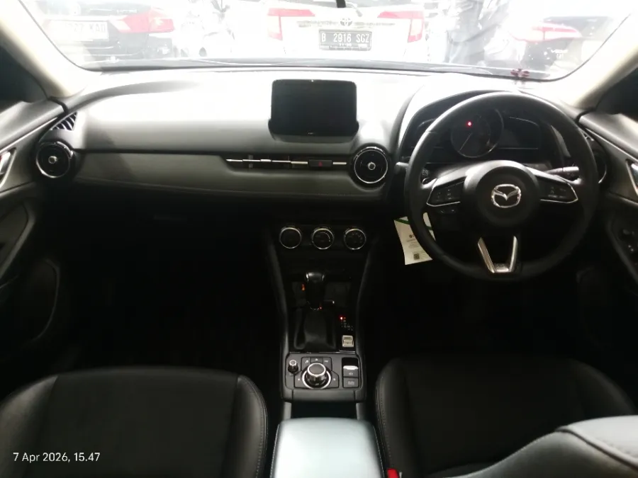 Foto Mobil Bekas Dashboard Mazda CX-3 1.5 Sport tahun 2021