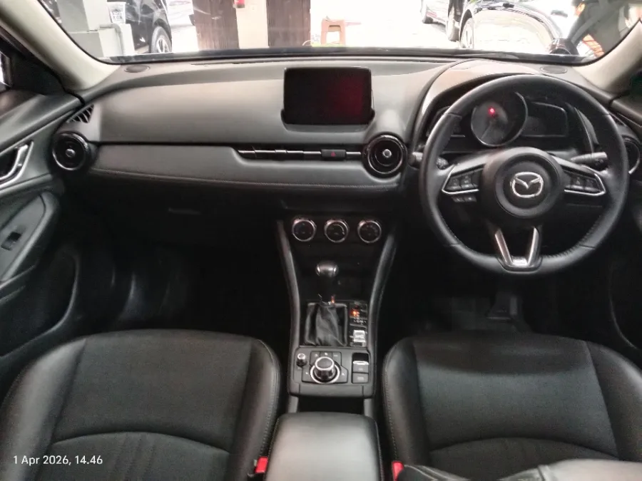 Foto Mobil Bekas Dashboard Mazda CX-3 1.5 Sport tahun 2021