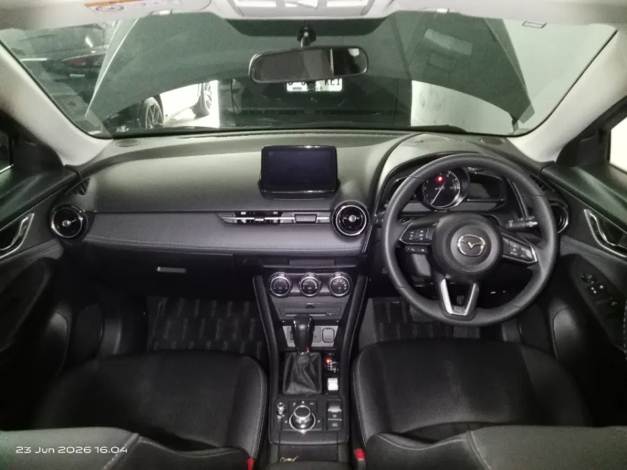 Foto Mobil Bekas Dashboard Mazda CX-3 1.5 Sport tahun 2021