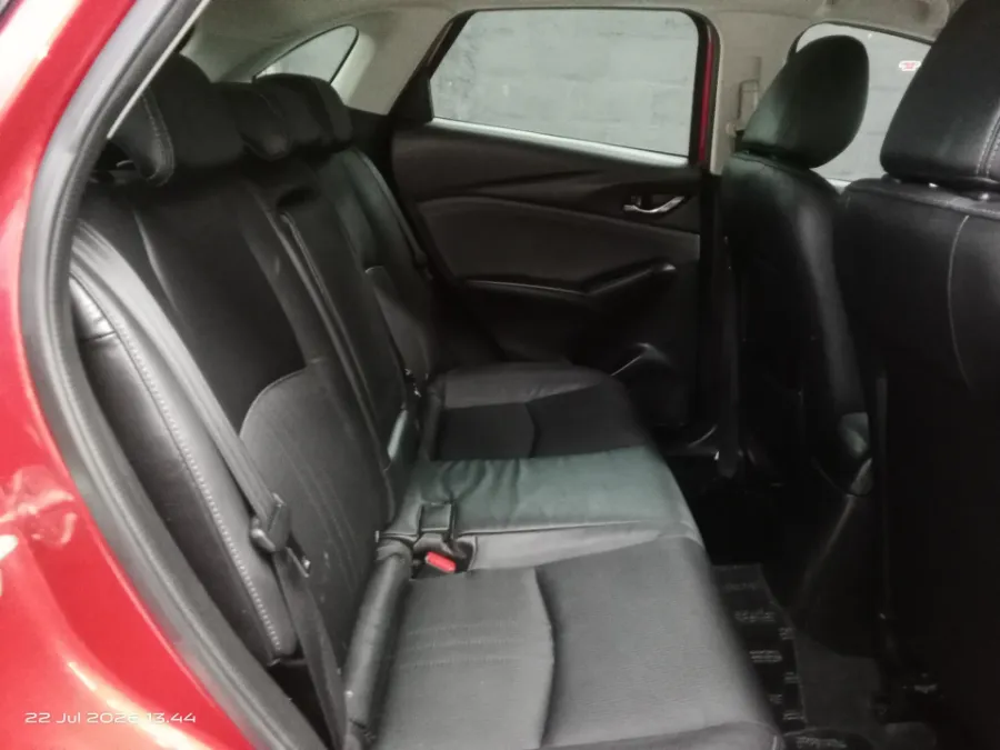 Foto Mobil Bekas Kabin Belakang Mazda CX-3 1.5 Sport tahun 2021