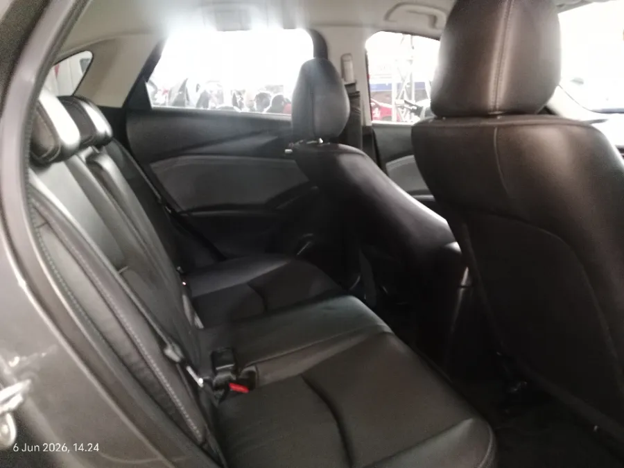 Foto Mobil Bekas Kabin Belakang Mazda CX-3 1.5 Sport tahun 2021