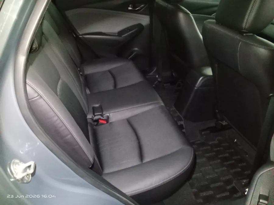 Foto Mobil Bekas Kabin Belakang Mazda CX-3 1.5 Sport tahun 2021