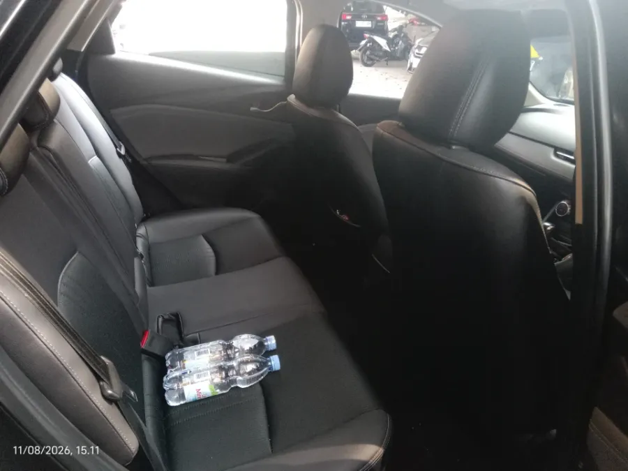 Foto Mobil Bekas Kabin Belakang Mazda CX-3 1.5 Sport tahun 2021