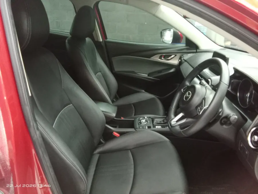 Foto Mobil Bekas Kabin Depan Mazda CX-3 1.5 Sport tahun 2021