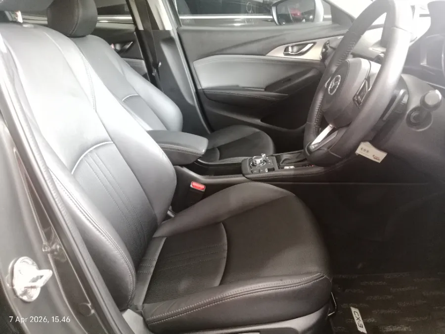 Foto Mobil Bekas Kabin Depan Mazda CX-3 1.5 Sport tahun 2021