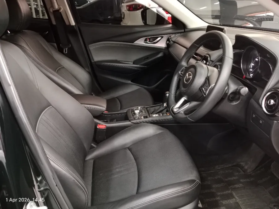 Foto Mobil Bekas Kabin Depan Mazda CX-3 1.5 Sport tahun 2021
