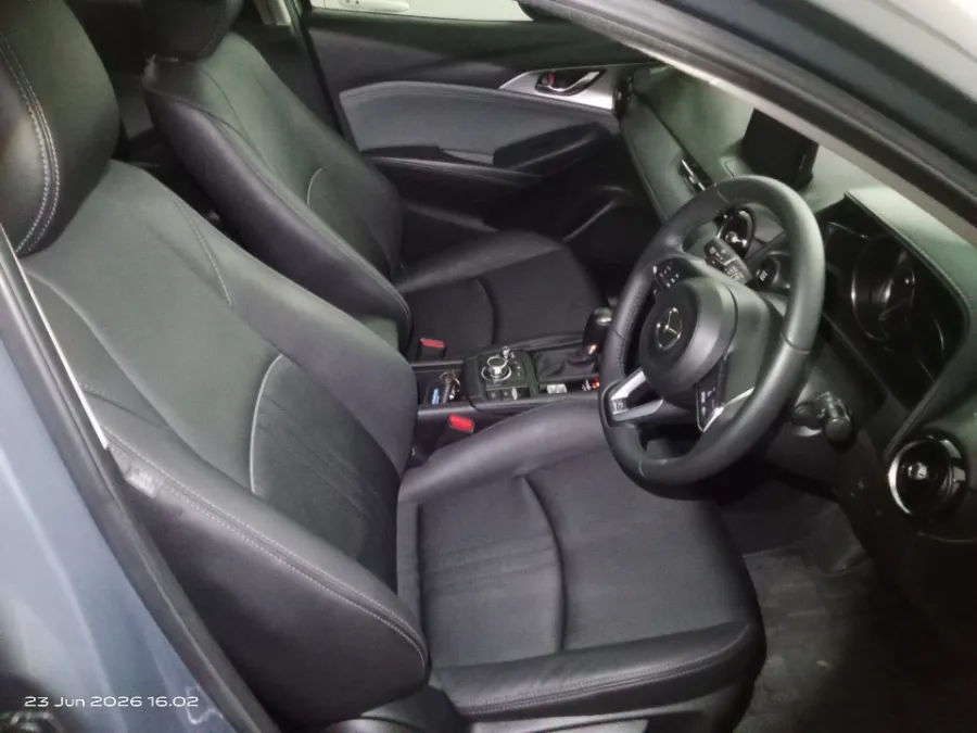 Foto Mobil Bekas Kabin Depan Mazda CX-3 1.5 Sport tahun 2021
