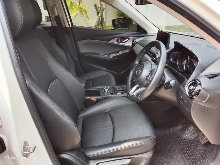 Foto Mobil Bekas Kabin Depan Mazda CX-3 1.5 Sport tahun 2021