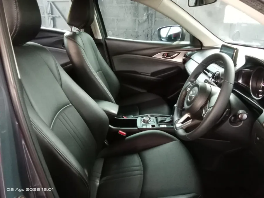 Foto Mobil Bekas Kabin Depan Mazda CX-3 1.5 Sport tahun 2021