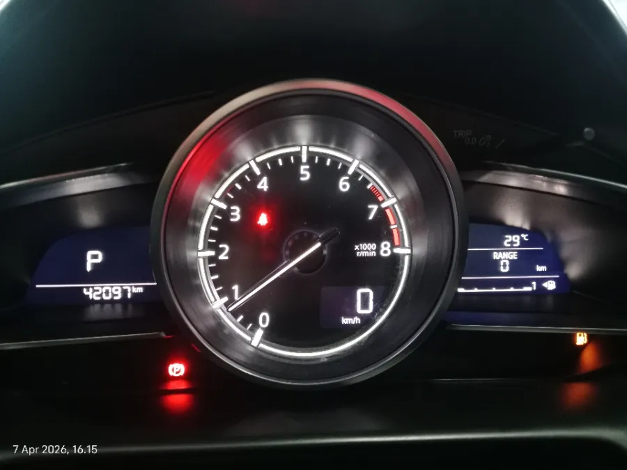 Foto Mobil Bekas Odometer Mazda CX-3 1.5 Sport tahun 2021