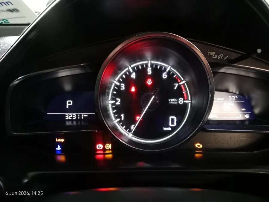 Foto Mobil Bekas Odometer Mazda CX-3 1.5 Sport tahun 2021