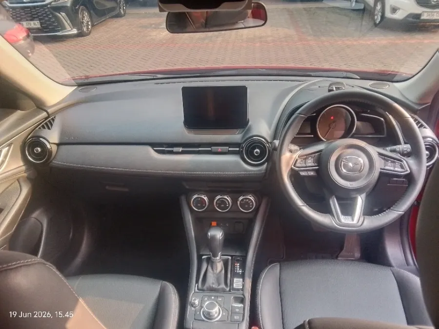 Foto Mobil Bekas Dashboard Mazda CX-3 1.5 Sport tahun 2022