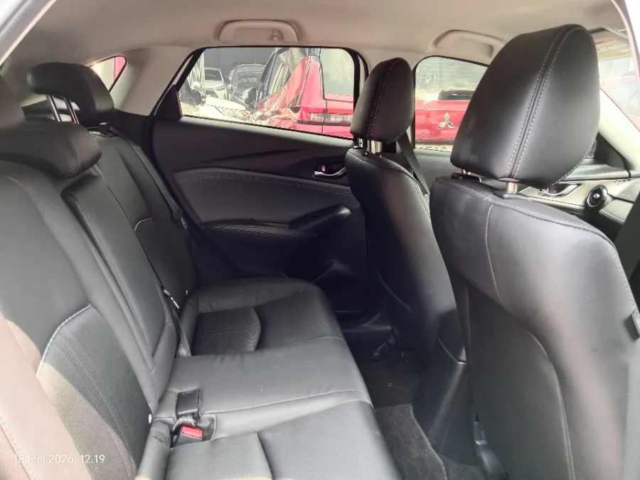 Foto Mobil Bekas Kabin Belakang Mazda CX-3 1.5 Sport tahun 2022