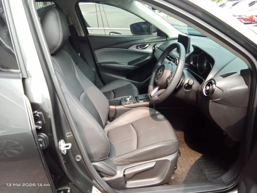 Foto Mobil Bekas Kabin Depan Mazda CX-3 1.5 Sport tahun 2022