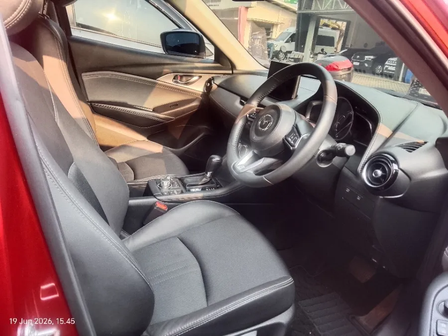 Foto Mobil Bekas Kabin Depan Mazda CX-3 1.5 Sport tahun 2022