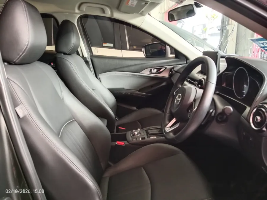 Foto Mobil Bekas Kabin Depan Mazda CX-3 1.5 Sport tahun 2022