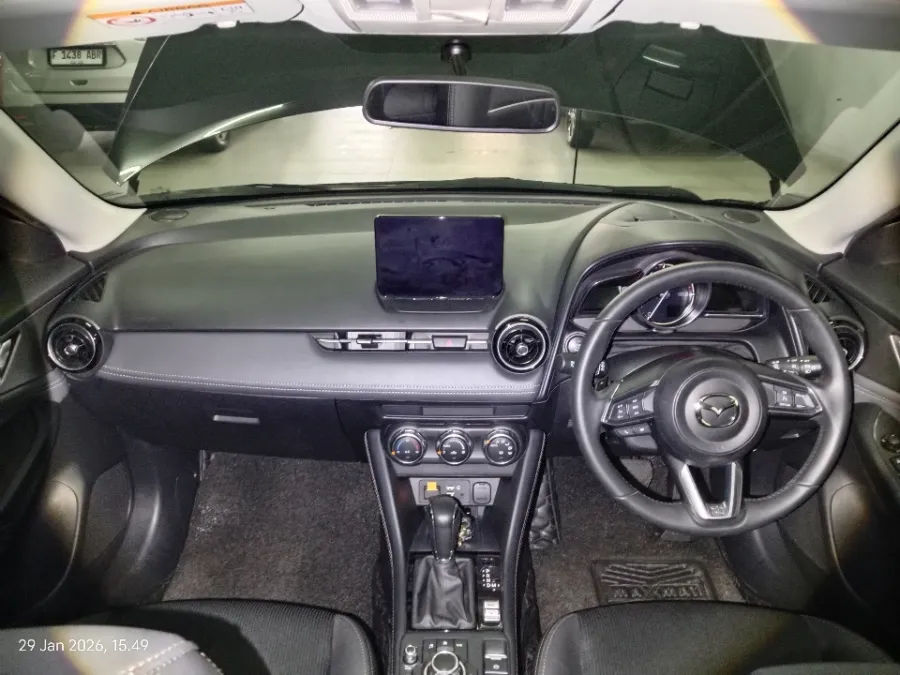 Foto Mobil Bekas Dashboard Mazda CX-3 1.5 Sport tahun 2023