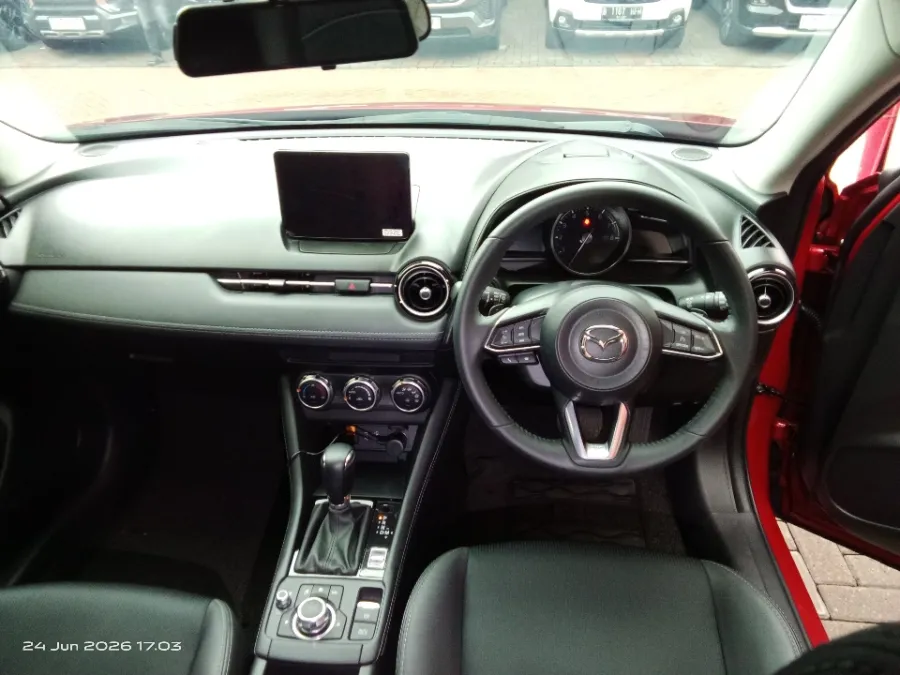 Foto Mobil Bekas Dashboard Mazda CX-3 1.5 Sport tahun 2023